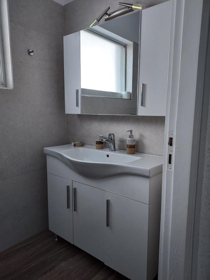 Aqua Apartments Loutra Elenis Eksteriør billede